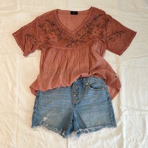 VICI Harper Embroidered Babydoll Top - dusty rose Size Medium.